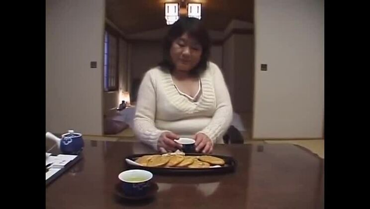 Une salope japonaise exclusive dans un nouveau clip JAV