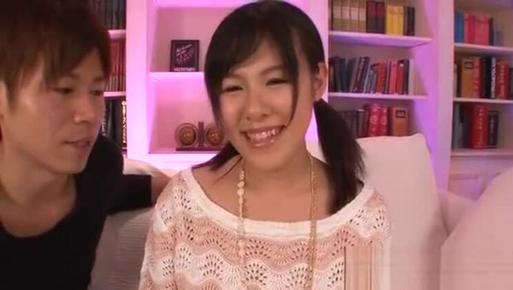 lèvres de chatte de pute asiatique étirées