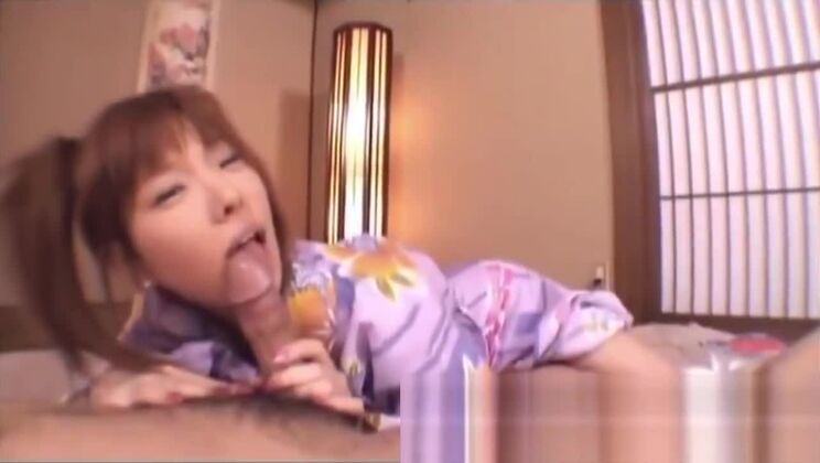 écolière japonaise baisée violemment et suçant