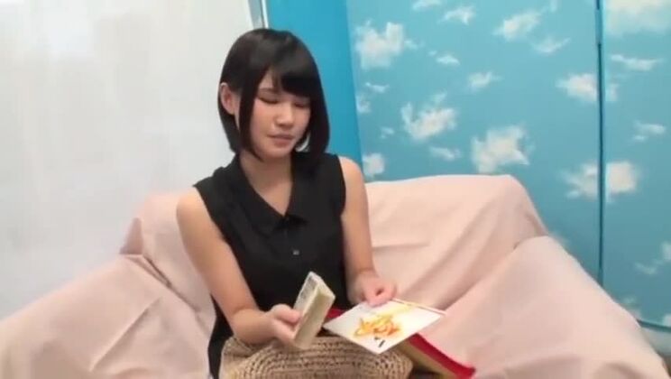 Une folle pute japonaise dans une fabuleuse scène JAV à voir