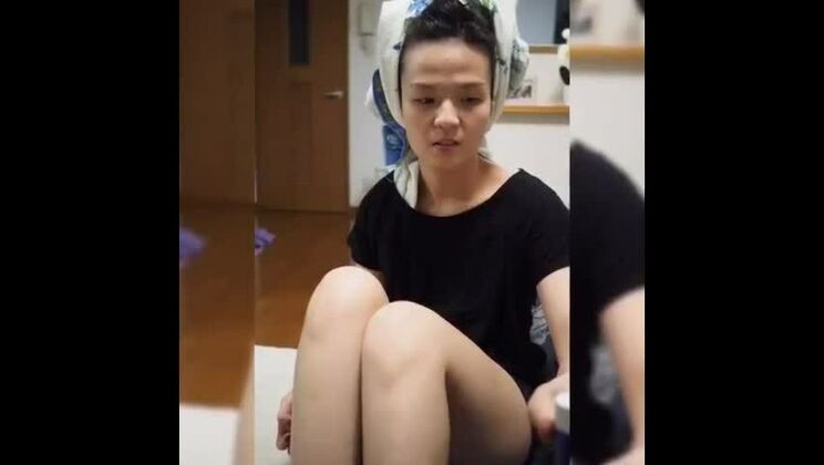 femme asiatique voyeur