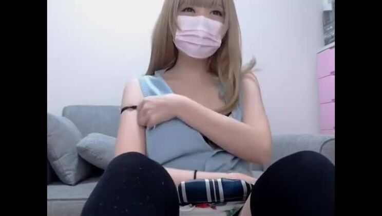 Magnifique mannequin japonaise dans un film JAV exclusif non censuré