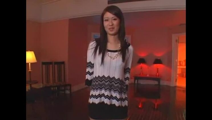 La plus belle Japonaise du film JAV Hottest Couple, Small Tits