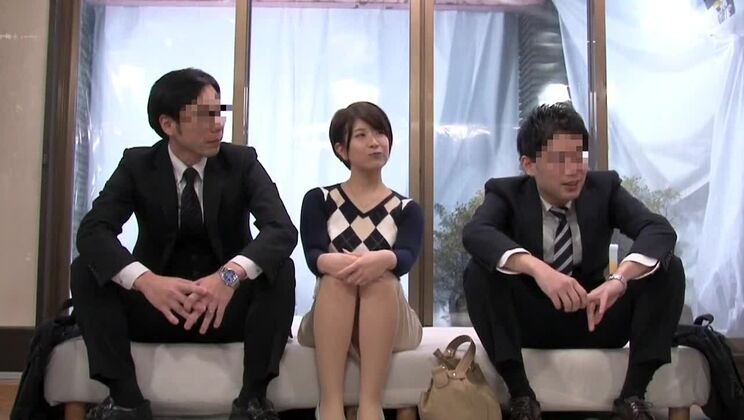 Magnifique mannequin japonaise dans un film JAV HD MILF incroyable