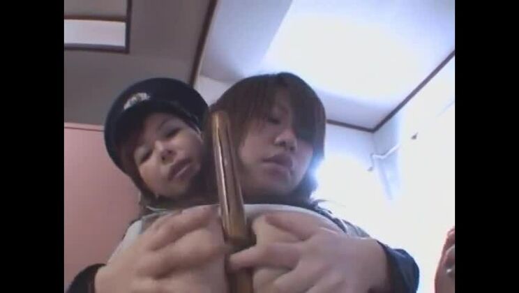 Salope japonaise exotique dans un film JAV lesbien/rezubien incroyable avec de gros seins