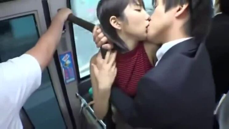 Une Japonaise complètement folle dans le clip JAV le plus dingue, comme dans vos rêves.