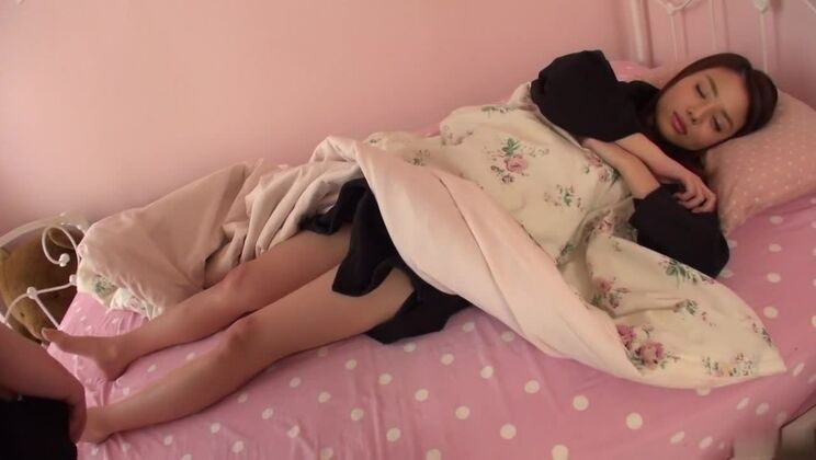 La meilleure salope japonaise Mao Miyabi dans une vidéo JAV non censurée de MILFs