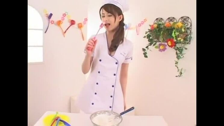 La mannequin japonaise Akiho Yoshizawa, très sexy, dans une incroyable vidéo fétichiste de masturbation JAV