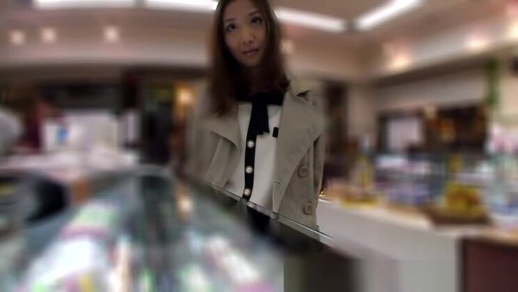 Une adolescente japonaise se fait violemment pénétrer dans une vidéo amateur