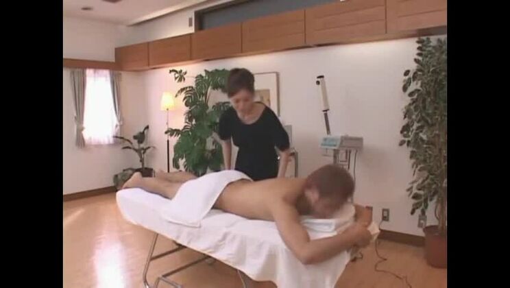 Mimi Asuka, une prostituée japonaise exotique, dans le meilleur film JAV