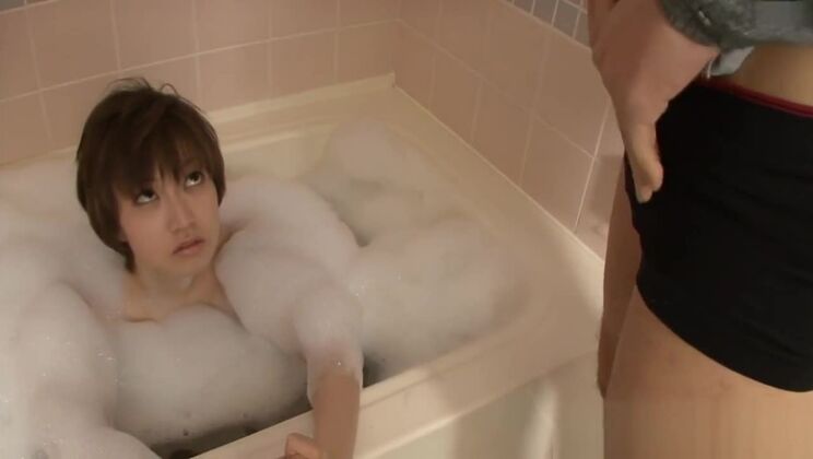 Triolisme asiatique coquin