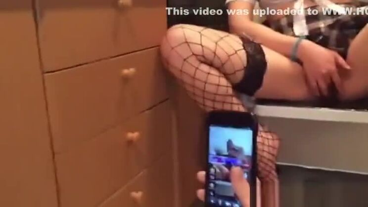 Deux jolies Japonaises veulent un plan à trois