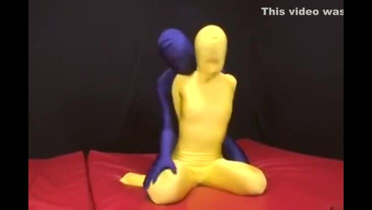 zentai jaune