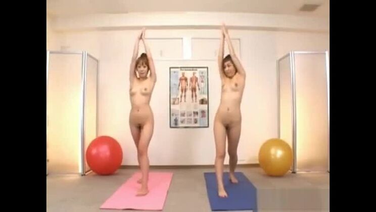 Mannequin japonaise de films pour adultes nue