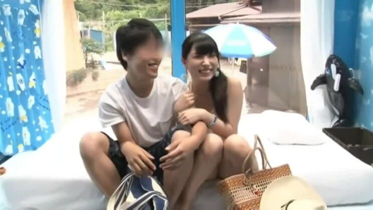 Mannequin japonaise sexy dans un clip JAV rien que pour vous