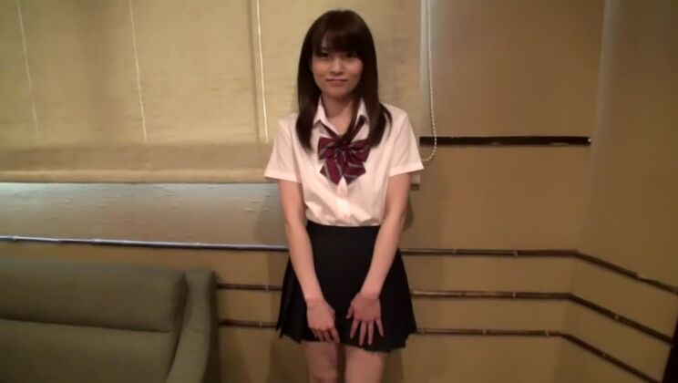 Incroyable jeune Japonaise dans un film JAV de masturbation pour adolescents excités