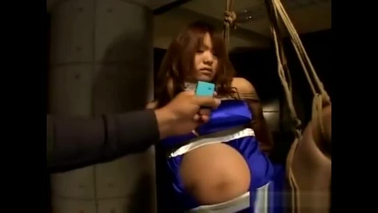 Scène XXX torride avec une nouvelle femme enceinte, regardez-la