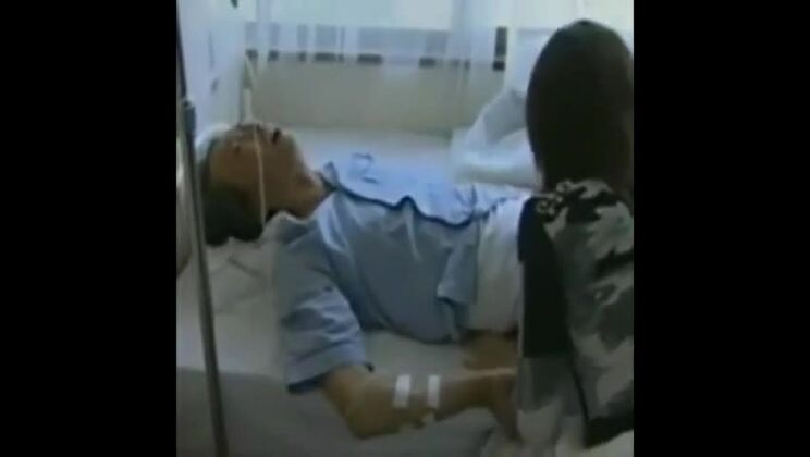 Des femmes trompent leur mari hospitalisé