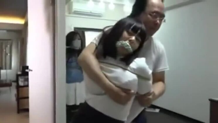 Jpdamsel bâillonnée 2 filles