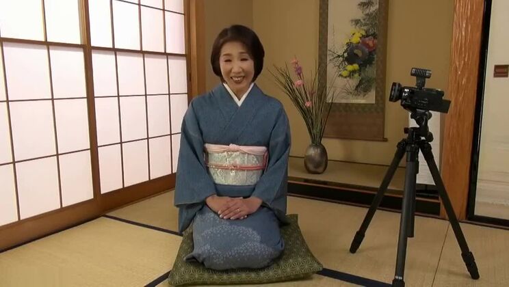 Vidéo XXX de MILF folle et unique