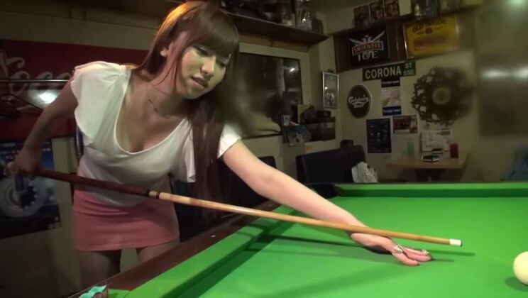 Rinka Onishi dans Escalation Girl 254 partie 1