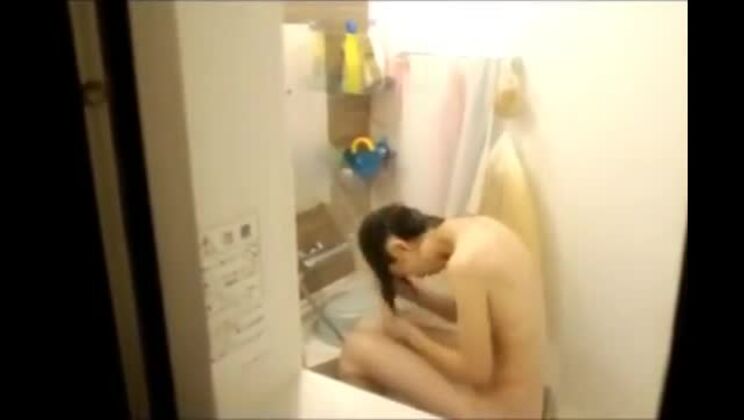 Incroyable salope japonaise dans une fabuleuse scène JAV publique, regardez le spectacle