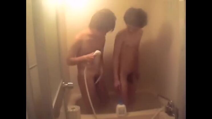 Une Japonaise déjantée dans un film JAV incroyable