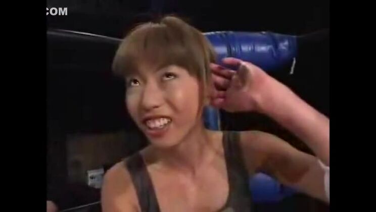 Pelea entre 2 japonesas Véritable combat entre 2 filles japonaises