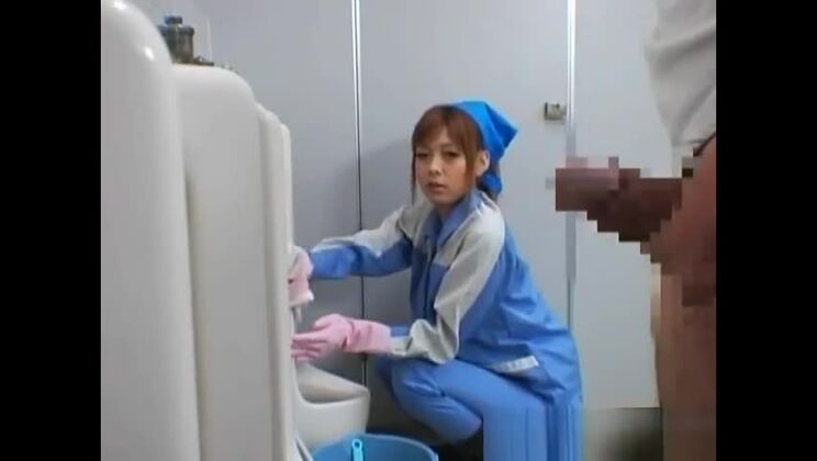 Belle agente d'entretien partie 4