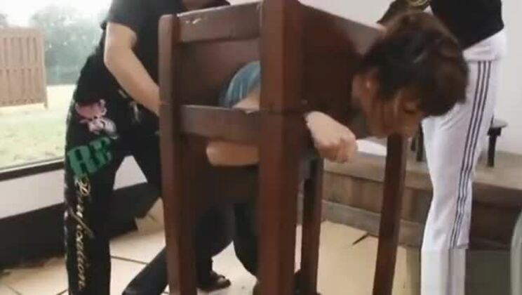 punition de bondage pour les bombes sexuelles