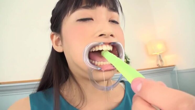 Film porno fou avec une brune à découvrir, jetez un œil