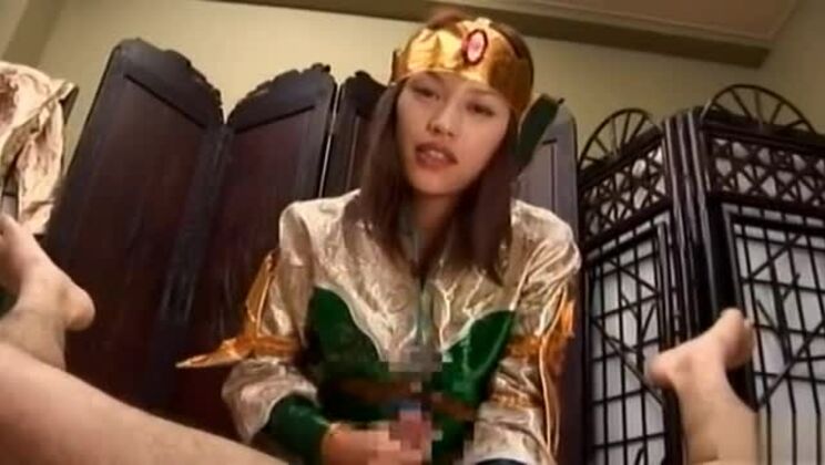 Le mannequin japonais est une fille adorable