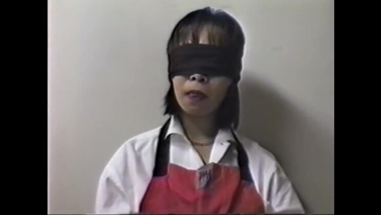 Je pense qu'une femme mariée lèche un œuf