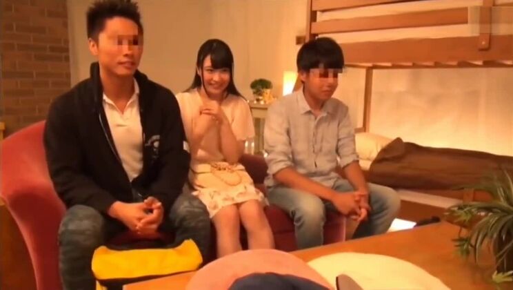 Une folle prostituée japonaise dans une scène JAV comme dans vos rêves