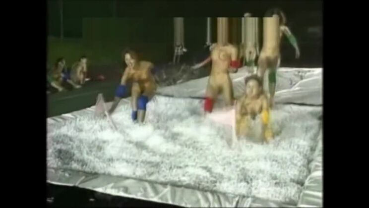 Mini jeu d'eau Japanese Nude Challenge