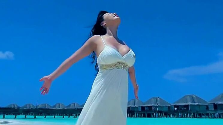 Brille, toi, folle et scandaleuse...