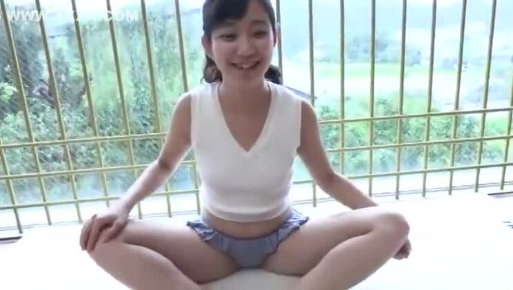 Regardez une salope japonaise dans une scène JAV solo excitée comme dans vos rêves