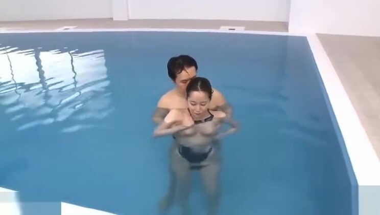 Film X exotique avec des gros seins sauvages comme jamais vu