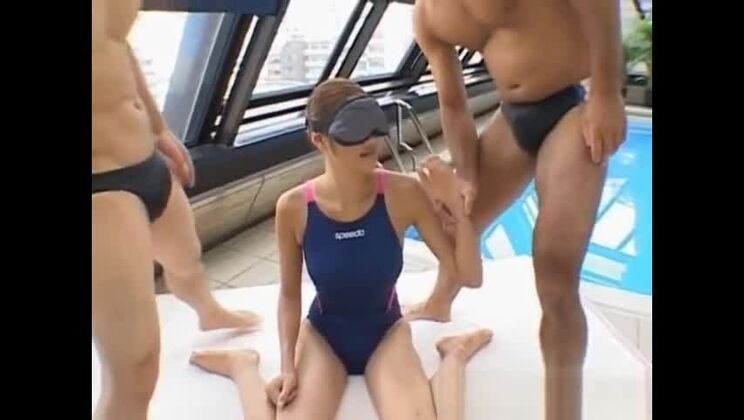 Azusa Ayano, une MILF asiatique, dévoile son sex-appeal partie 6