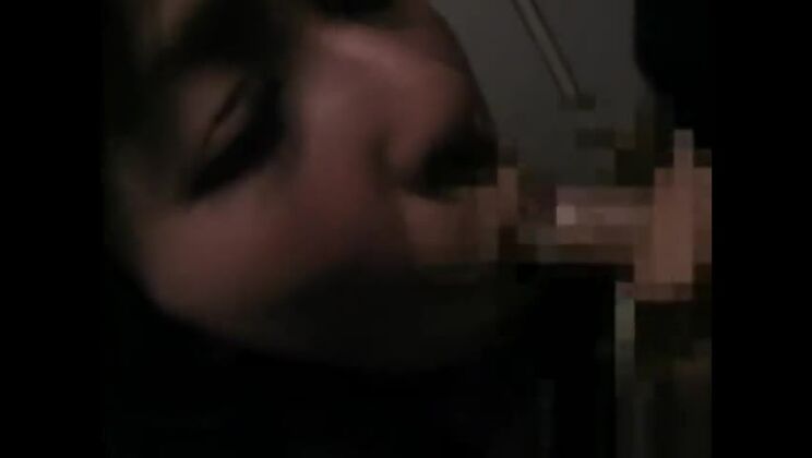 EzHotPorn - Salope asiatique amateur se fait baiser à fond.