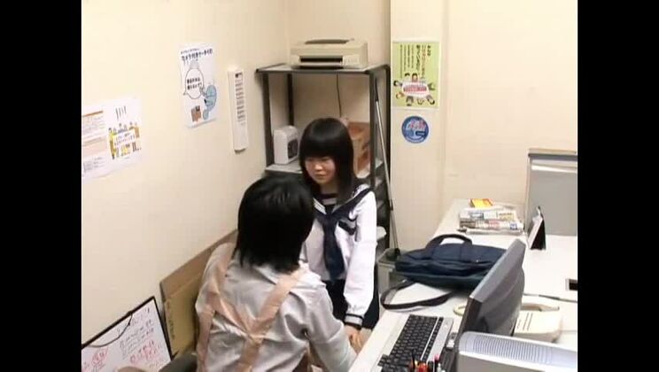 La pute japonaise la plus folle dans une vidéo JAV à petits seins que vous ayez jamais vue